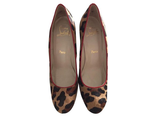 Christian Louboutin Pompes simples 100 léopard pony taille IT39 Crin Multicolore  ref.132836