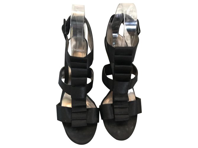 carvela metallic sandals