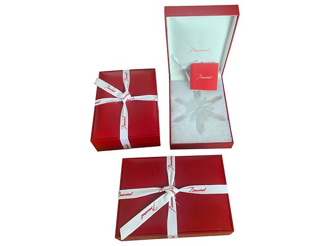 Baccarat Christmas Sanded Flake White