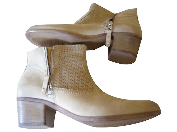 Autre Marque Botines de piel beige