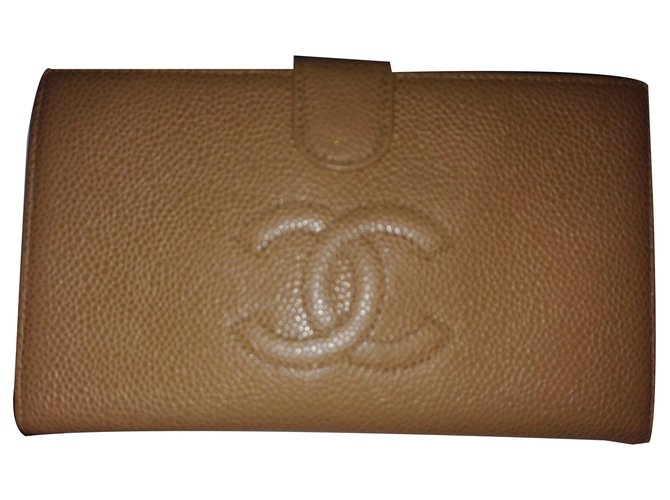 Chanel carteras Beige Cuero  ref.133414