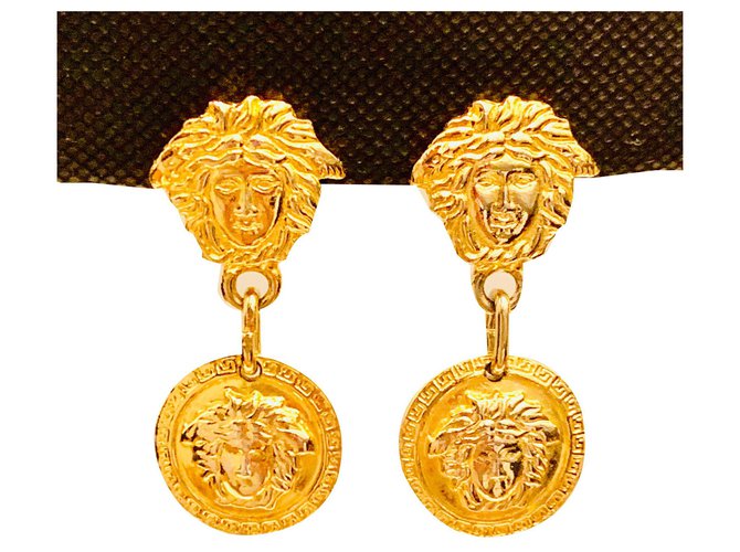 Gianni Versace Vintage Medusa clip on Golden Gold-plated  ref.133584