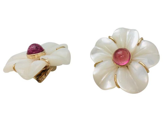 inconnue Earrings "Flowers" in yellow gold, mother-of-pearl and tourmalines.  ref.133778