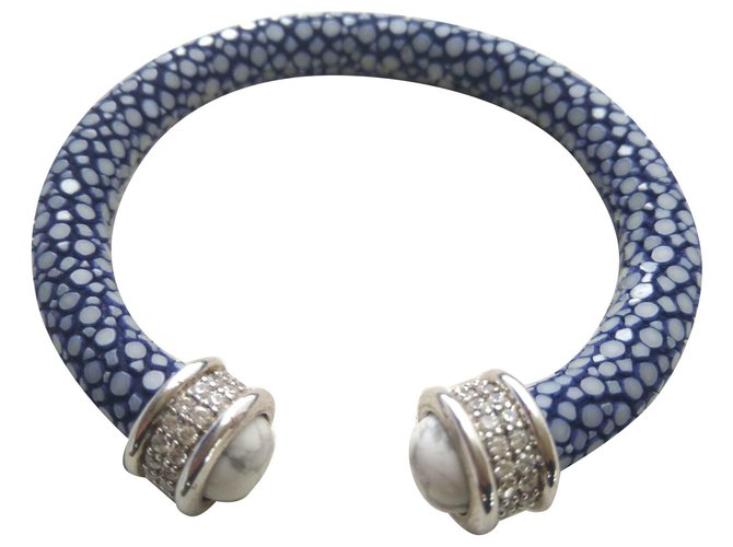 Autre Marque Bracelet en galuchat bleu Cuirs exotiques Bleu clair  ref.133964