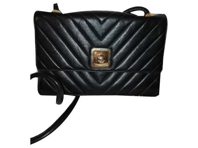 Chanel Bag with shoulder strap Black Leather  ref.134407
