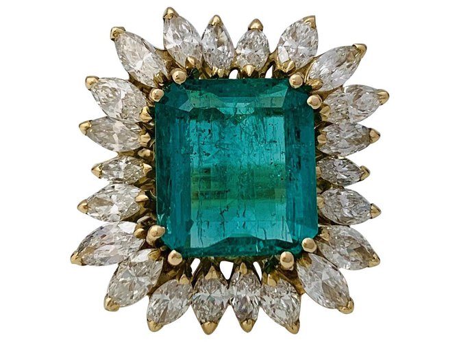 inconnue Emerald yellow gold and diamond ring.  ref.134475