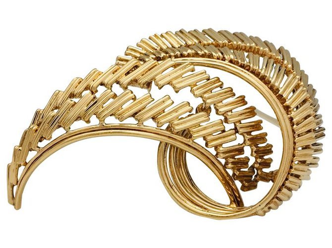 Cartier "Feuille" clip in yellow gold.  ref.134522