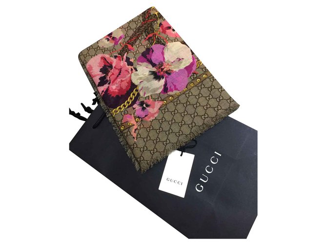 GUCCI FLORAL SCARF  NEW Pink Multiple colors Beige Wool  ref.134538