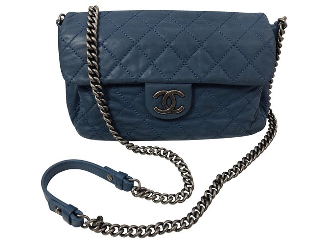 Timeless Chanel clássico Azul Azul claro Couro  ref.134787
