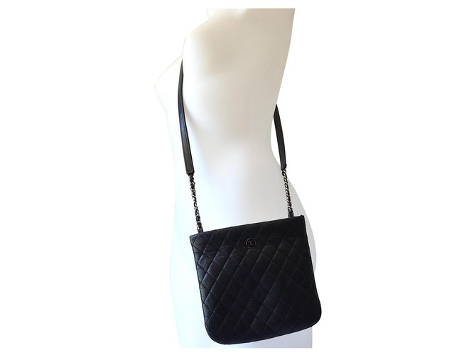 Chanel Handbags Blue Leather  ref.134972