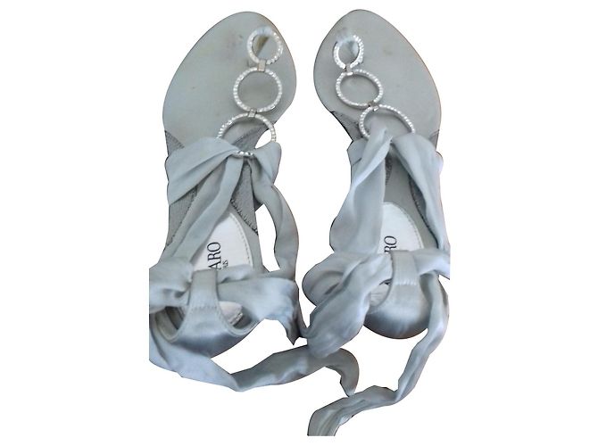 Sandalias Azzaro de seda plateadas Plata
