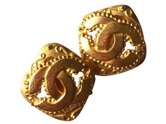 EARRING CHANEL VINTAGE Golden Gold-plated  ref.135253