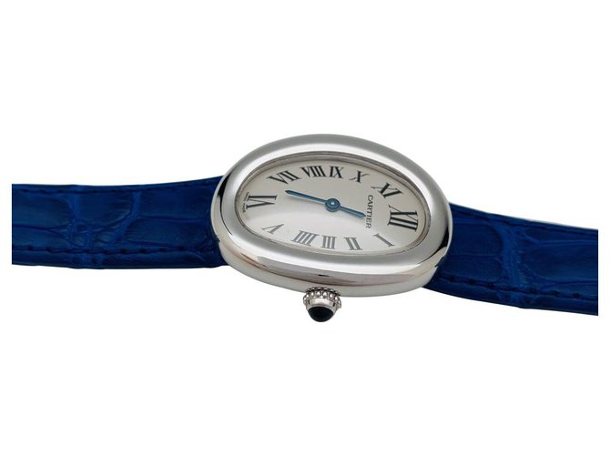 Relógio modelo Cartier "Baignoire" em ouro branco em pele. Couro  ref.135461