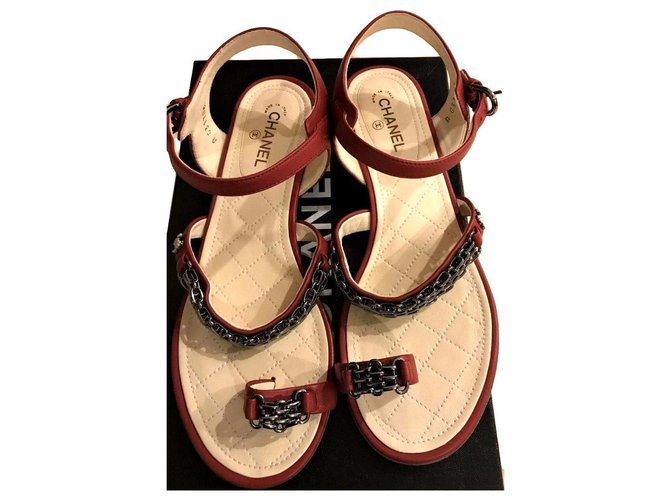 Chanel sandalias con cadena de cuero rojo de la UE38.5 Roja  ref.135487
