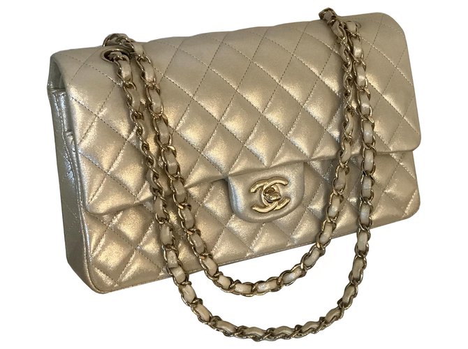 Clássico Timeless Médio forrado Flap Bag com caixa Chanel e saco para o pó Couro Sintético  ref.135697