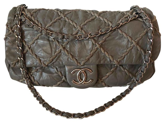 Chanel Grey Leather  ref.135984