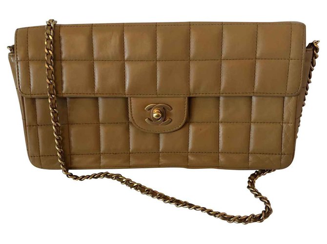 Classic CHANEL Beige Leather  ref.135988