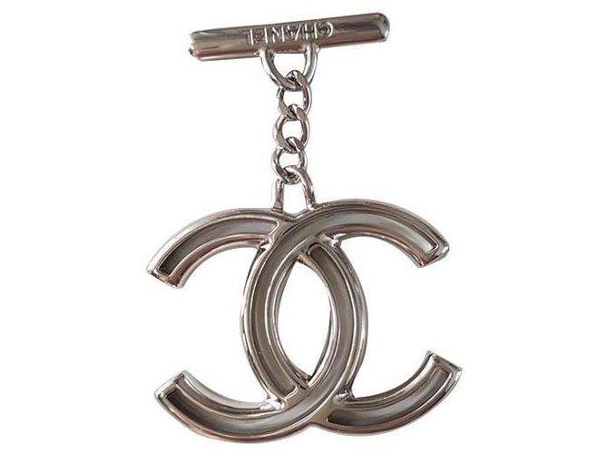 Chanel Encantos de saco Prata Metal  ref.136015