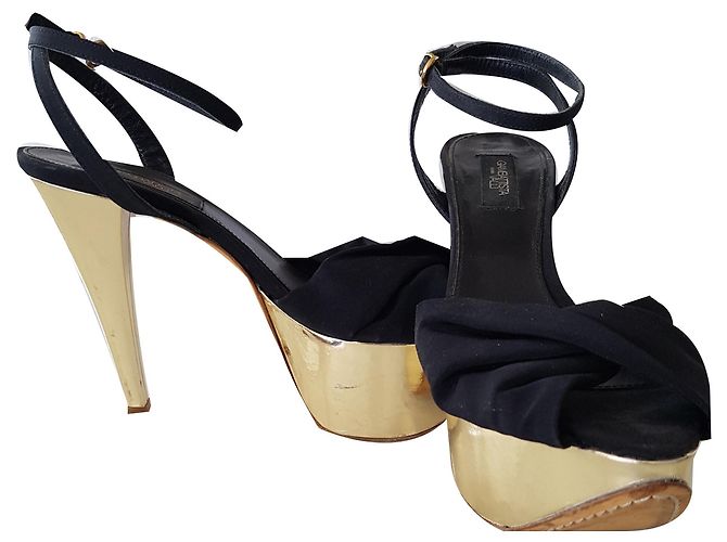 Giambattista Valli Keilabsatz mit Stöckelabsatz. Schwarz Golden
