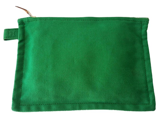 Hermès Bolsos de embrague Verde Lienzo  ref.136208