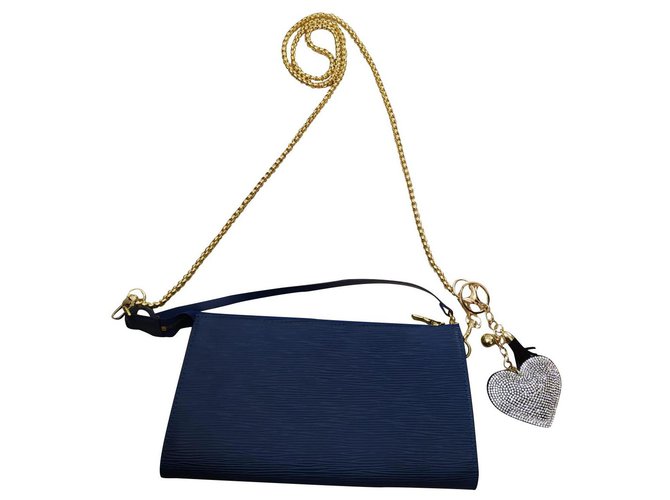 Louis Vuitton Pochette accessoire Cuir Bleu foncé  ref.136387
