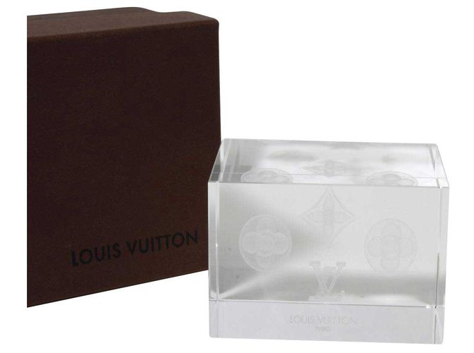 Louis Vuitton Presentes VIP Fora de branco Acetato  ref.136389