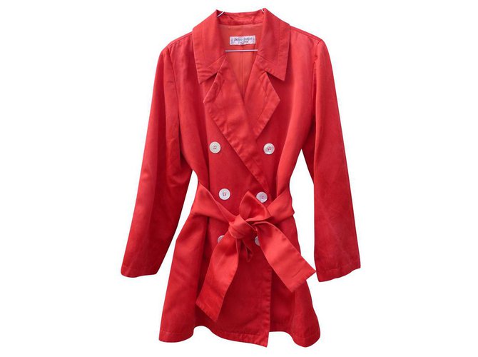 Yves Saint Laurent Trench coats Red Silk  ref.136393