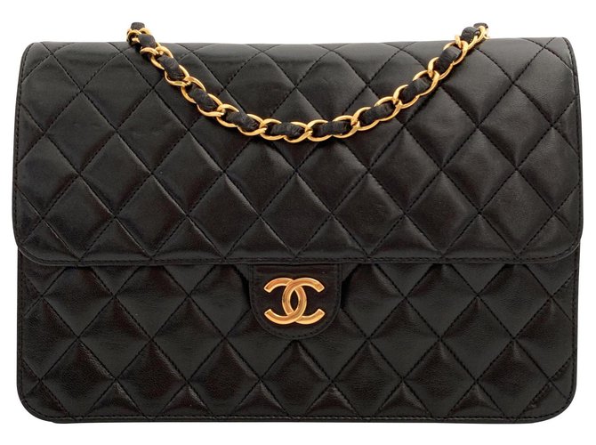 Timeless Chanel Handtaschen Schwarz Leder  ref.136452
