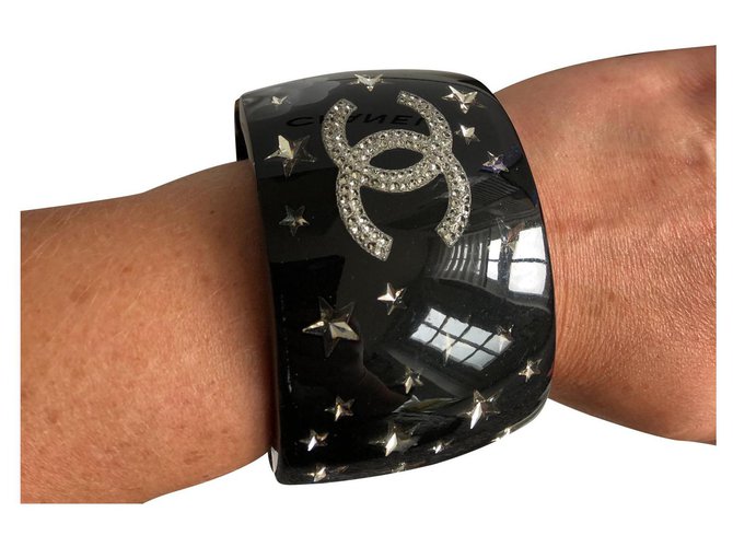 Chanel Armbänder Schwarz Kunststoff  ref.136888