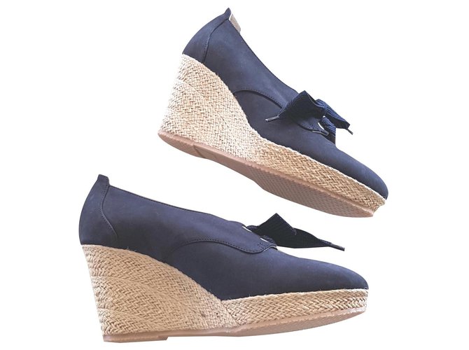 Carel Leather and suede lined derby with laces. Beige Navy blue Deerskin Rope  ref.137056
