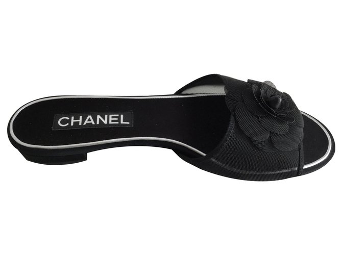 Chanel Mules Black Leather  ref.137298