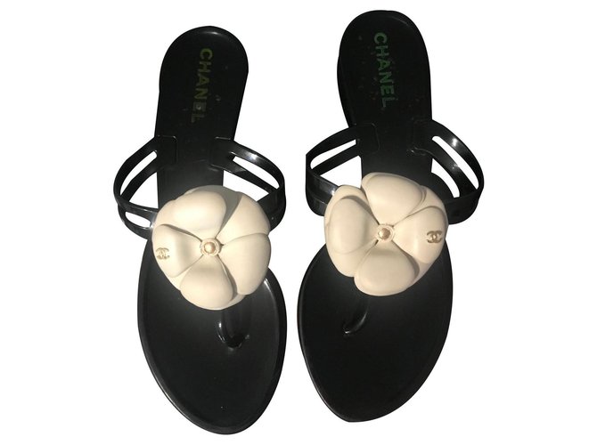 Chanel sandali Nero Di gomma  ref.137314