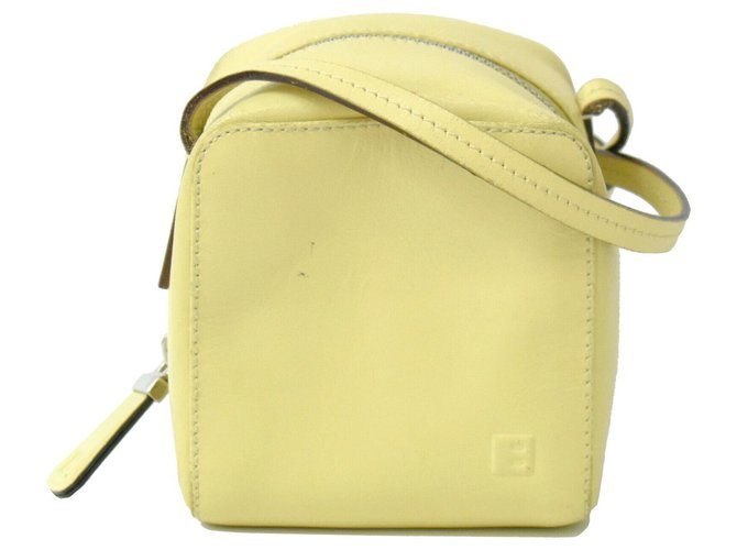 Bally Shoulder Bag Yellow Leather  ref.137450