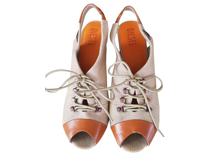 Diesel Pumps with laces brides back high heels. Beige Sand Caramel