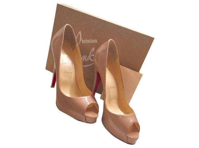 Christian Louboutin Muito particular Bege Couro  ref.137544
