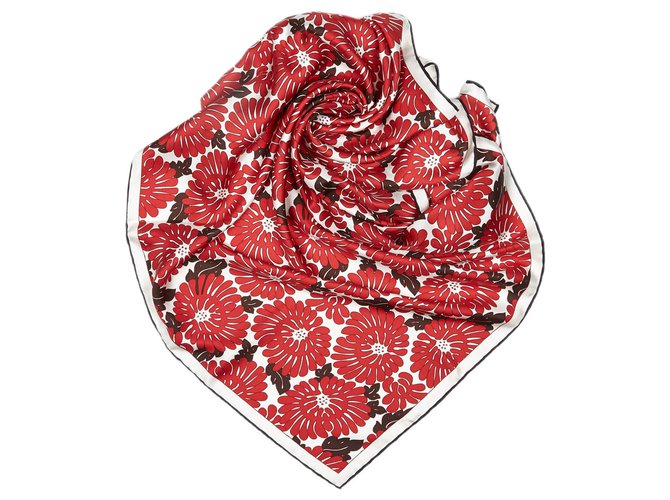 Fendi Foulard en soie imprimée rouge Tissu Multicolore  ref.137759