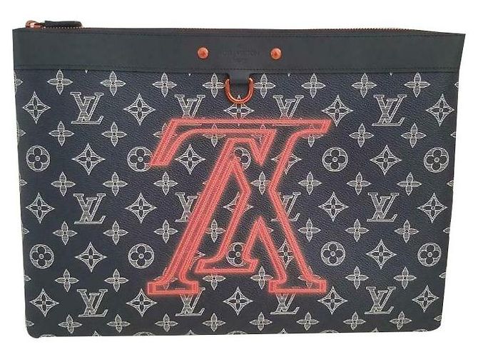Louis Vuitton Pochette Apollo GM Edição limitada de cabeça para baixo Azul