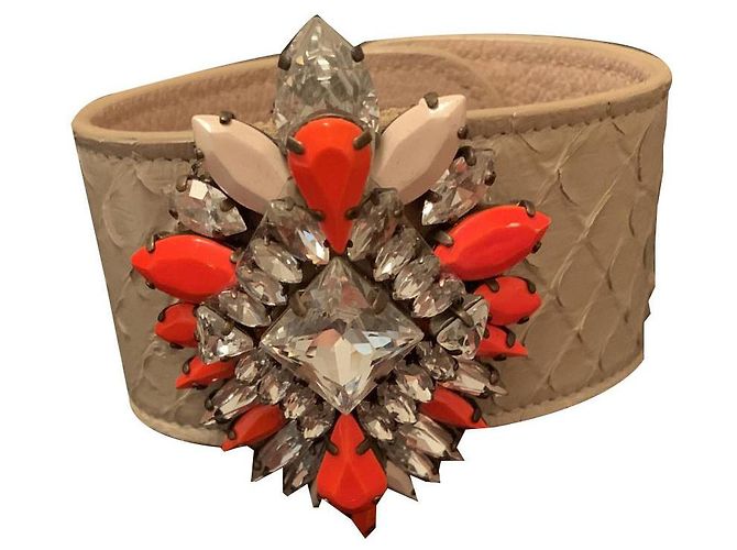 Shourouk Python Armband mit orange und weißen Strasssteinen Beige