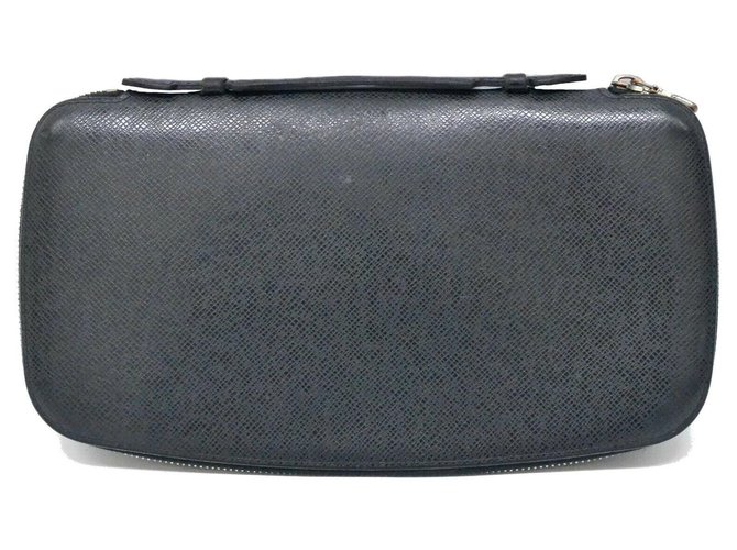 Louis Vuitton Taiga Long Wallet Black Leather  ref.138474