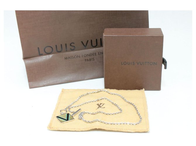 Louis Vuitton Necklace Silvery  ref.138482