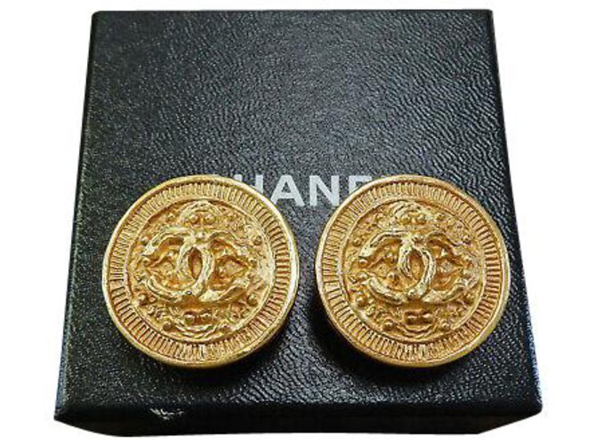 Chanel Clip-on Vintage CC Dourado Banhado a ouro  ref.138613