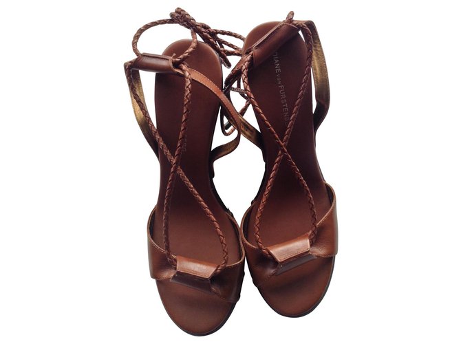 Diane Von Furstenberg Tan Wedge Leather Sandals Wood  ref.138666