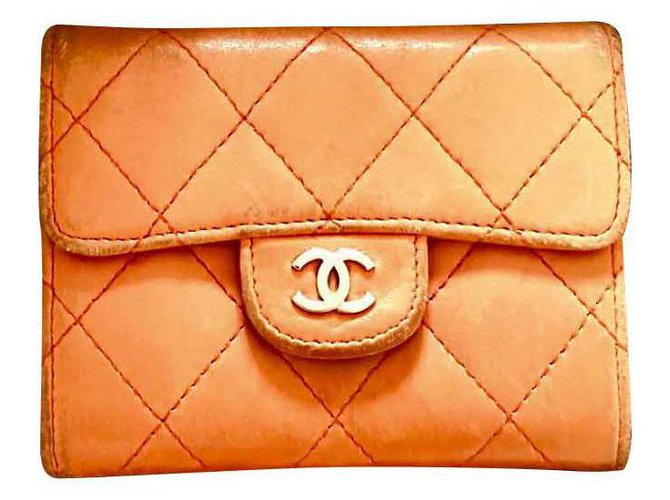 Chanel Geldbörsen Koralle Lammfell  ref.138805