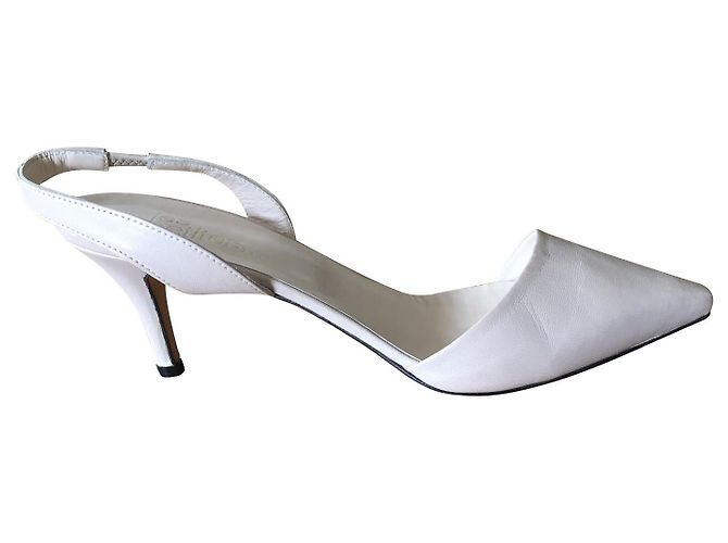Les Petites Pumps aus Leder Eggshell Aus weiß