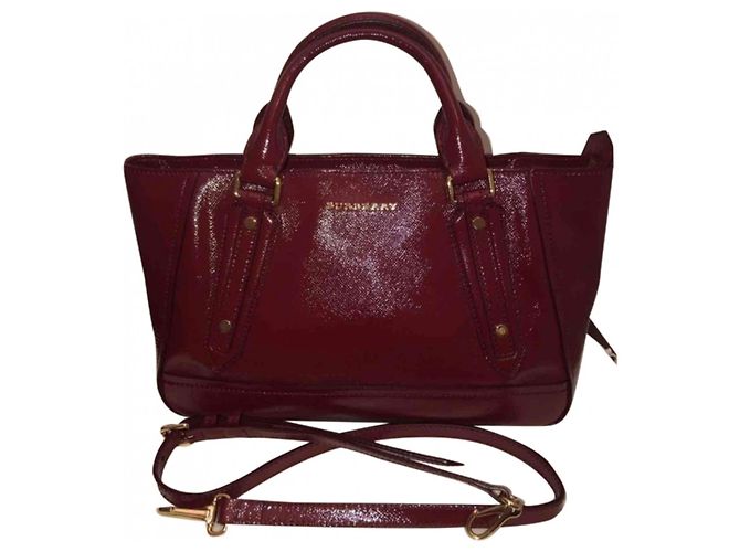 Bolso Burberry rojo oscuro de charol Burdeos