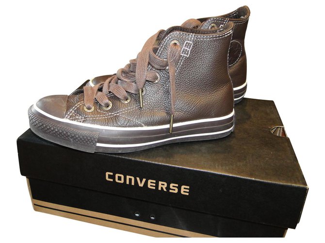 Converse Converse CHuck Taylor 36 Brown leather Sneakers Leather Dark brown  ref.139296 - Joli Closet