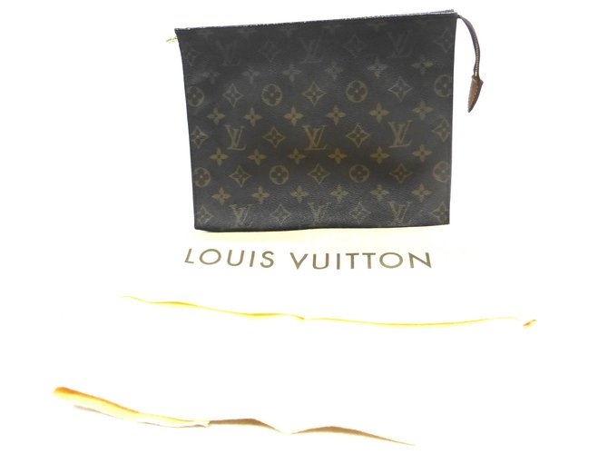 Louis Vuitton BOLSO DE BANHEIRO 26 monograma Marrom Couro  ref.139505