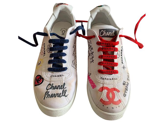 CHANEL PHARRELL Turnschuhe Grafiti Sammlung Kapselversion verwendet Weiß