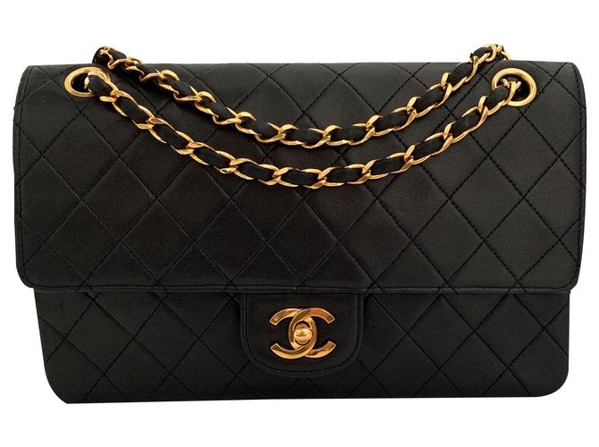 Timeless Chanel Handbags Black Leather  ref.140137