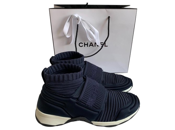 Chanel Sneakers Navy blue  ref.140315